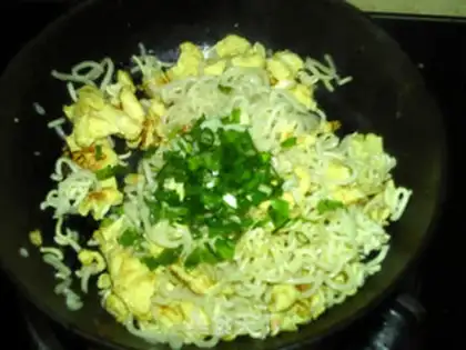 Make Onion eggs, noodle step 8