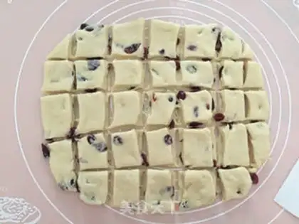 Make Cranberry buns step 9