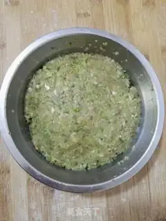 Make Roach pork dumplings step 6
