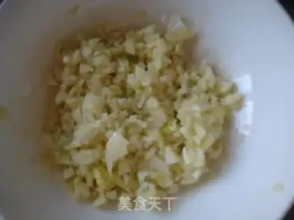 Make Garlic fan dolls step 7