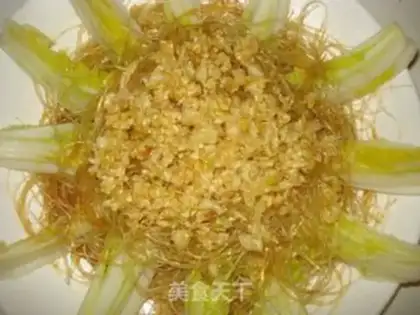Make Garlic fan dolls step 10