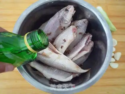 Make Home with yellow fish step 1