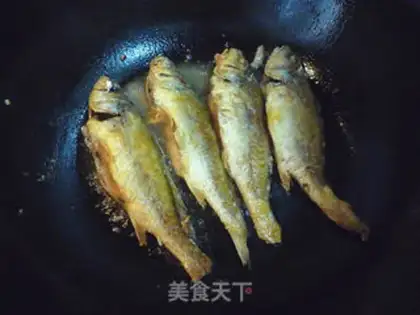 Make Home with yellow fish step 3