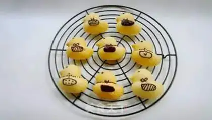 Make Little duck yogurt cake step 17