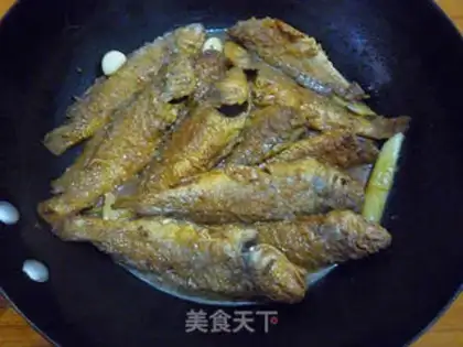 Make Home with yellow fish step 8
