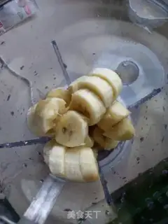 Make Banana shake step 1