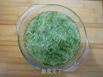 Make Spicy radish pickles step 4