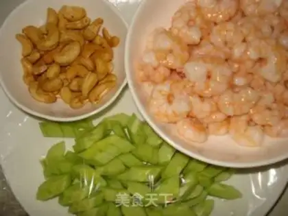 Make Cashew shrimp step 1