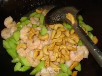 Make Cashew shrimp step 4