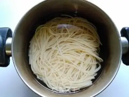 Make Chinese pasta step 1