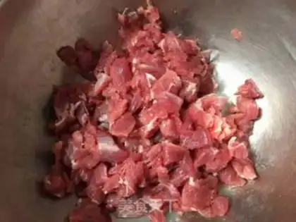 Make Spicy beef sauce step 1
