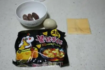 Make Cheese noodles step 0
