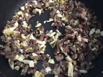Make Spicy beef sauce step 3