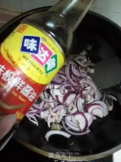 Make Onion fried octopus step 4