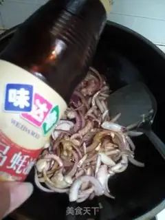 Make Onion fried octopus step 5