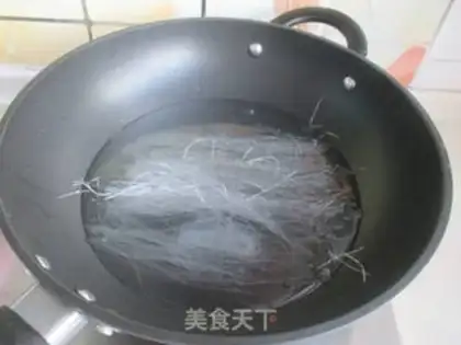 Make Fan fried eggs step 1