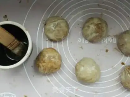 Make Old Beijing sesame pancakes step 9