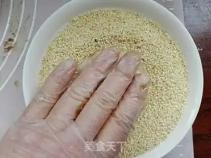 Make Old Beijing sesame pancakes step 10