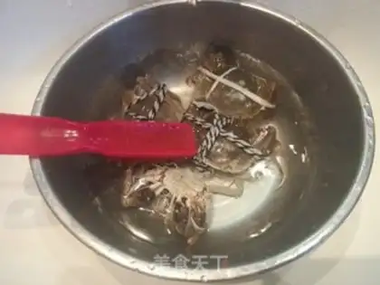 Make Crabs boiled with ginger step 1