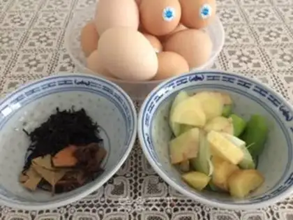 Make Five spicy tea eggs step 0