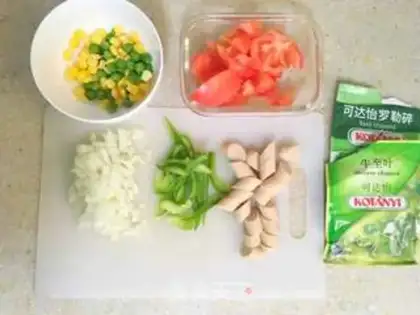 Make Pyramid chicken sausage pizza step 1