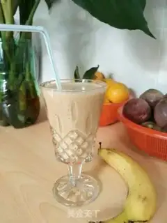 Make A red-tree banana shake step 4