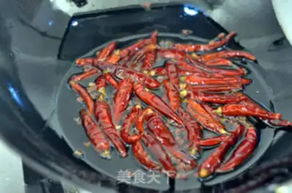 Make Spicy chicken silk step 3