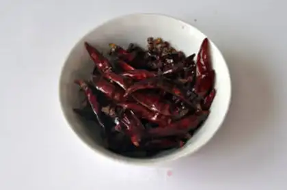 Make Spicy chicken silk step 4