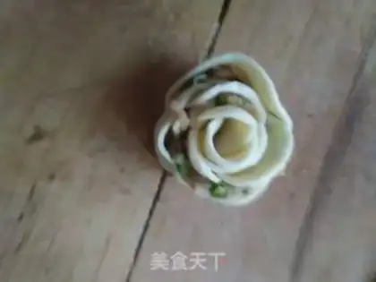 Make The fragrance of rose rolls step 4