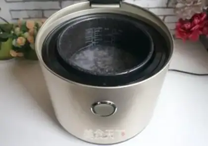 Make Burn the chicken and the rice step 2