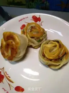 Make The fragrance of rose rolls step 5