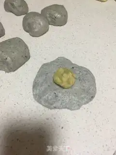 Make Black Sesame Potato Package step 7