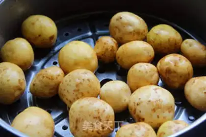 Make Beef roasting potatoes step 0