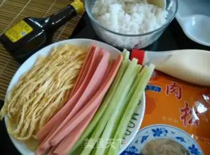 Make Simple sushi rolls step 1