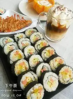 Make Simple sushi rolls step 6