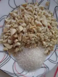 Make Peanut rose bread step 3