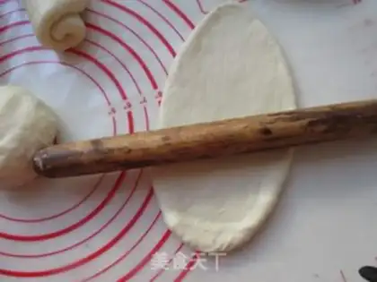 Make Peanut rose bread step 6