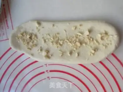 Make Peanut rose bread step 7