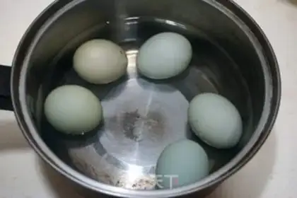 Make Eggs step 0