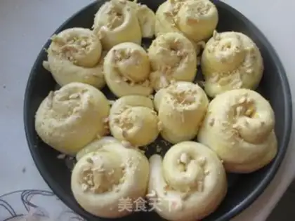 Make Peanut rose bread step 12