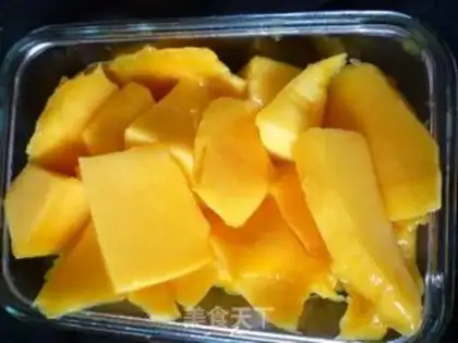Make Mango milkshake step 0