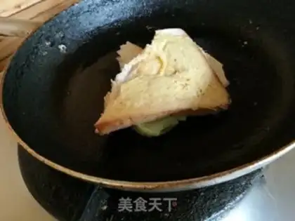 Make Hong Kong-style gold cheesechip step 8