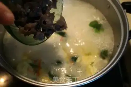 Make Soup from the sea cucumbers step 5