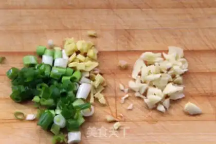 Make Jealous green bean sprouts step 2