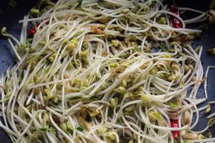 Make Jealous green bean sprouts step 7