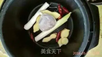 Make Spicy pig hoof step 1