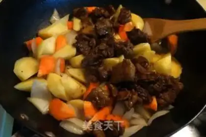 Make Curry beef potatoes step 7