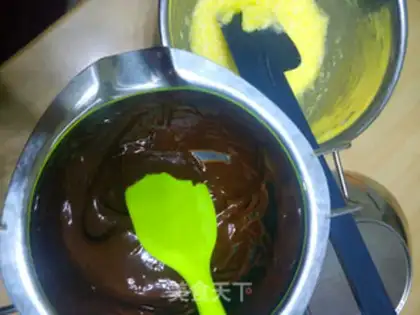 Make Chocolate Hawaiian nuts step 2