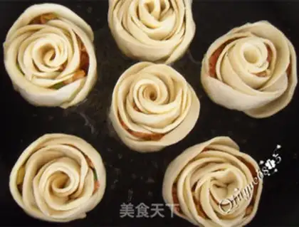 Make Romantic rose fried dumplings step 6