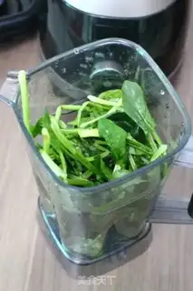 Make Pineapple hand noodles step 0